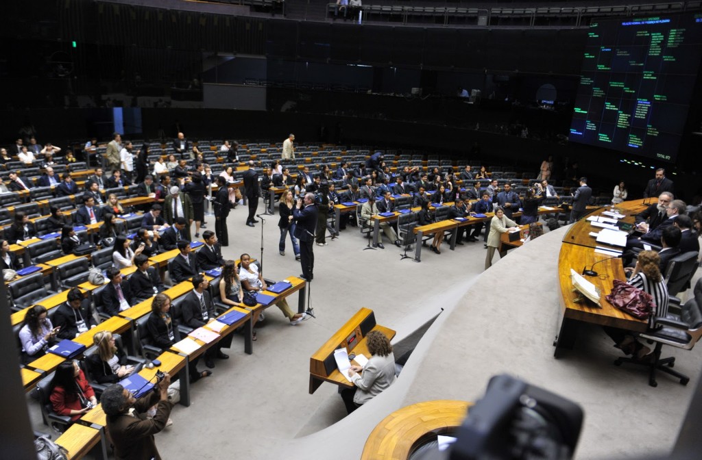 Estatuto da Juventude irá tramitar em regime de urgência