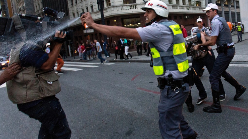 O gigante acordou? Então, fique de olho no troca-troca de partidos!