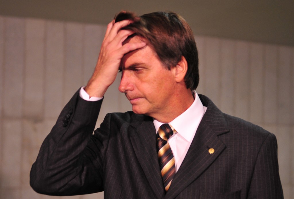 Bolsonaro tumultua visita da Comissão da Verdade ao antigo Doi-Codi no Rio