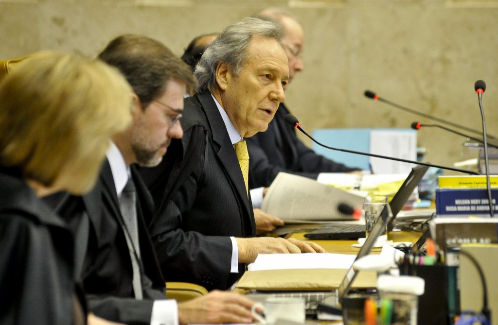 Mensalão: Lewandowski acata recursos em favor de novo julgamento da Ação Penal 470