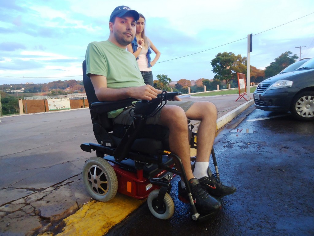 Decisão: Sancionada lei do rebaixamento de guias em Joinville