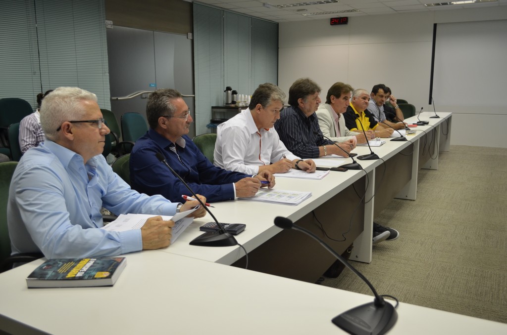 Trabalhadores rejeitam proposta patronal  para o reajuste do Piso Salarial Estadual