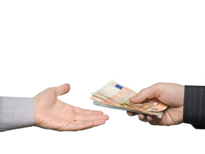 Trabalhador deveria ganhar salário mínimo de R$ 2,7 mil para viver bem