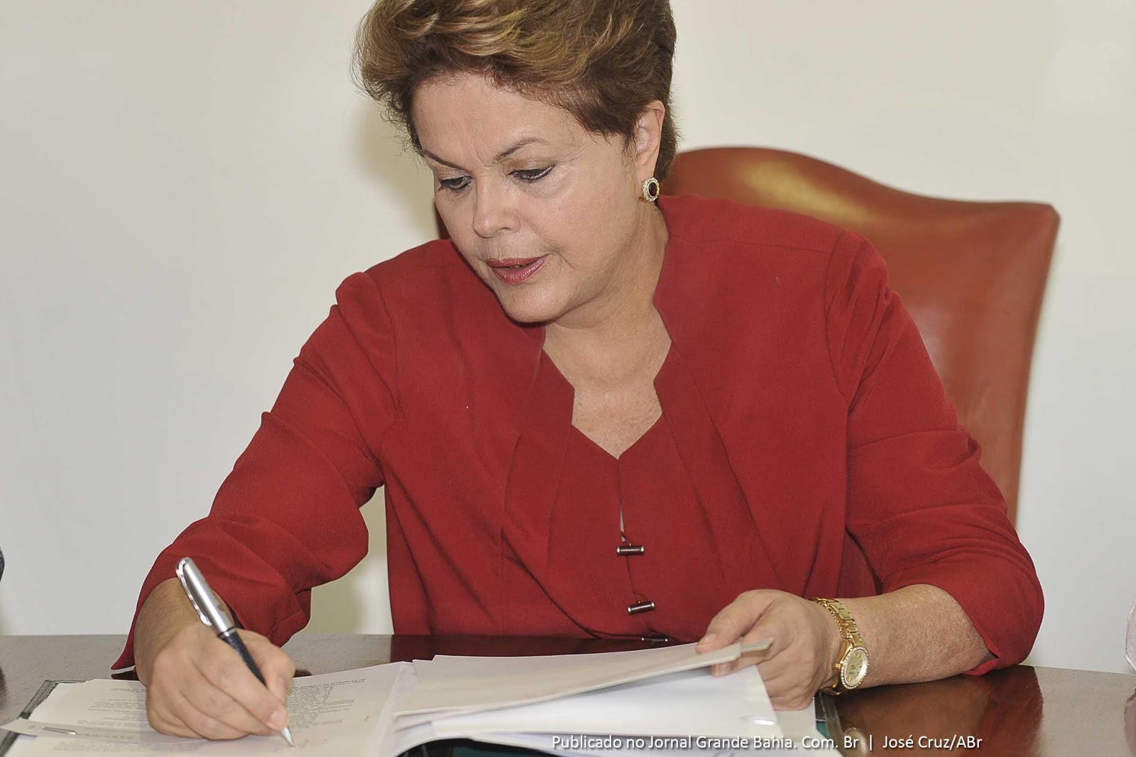 Dilma sanciona leis que criam quase 2 mil cargos públicos para o MPF e a JT