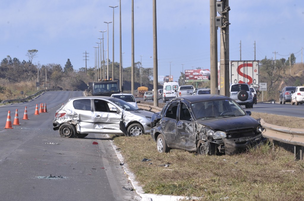 Aprovada reclusão de 5 a 10 anos para motorista que matar em racha no trânsito