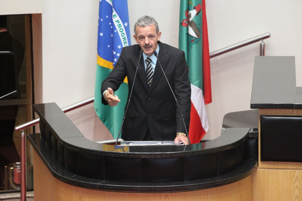 Auditoria do Tribunal de Contas do Estado critica número elevado de secretarias regionais e questiona modelo