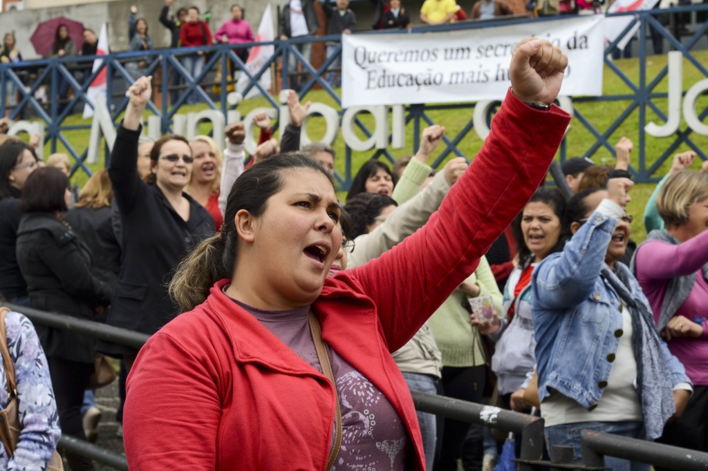 Greve dos servidores já está na quarta semana