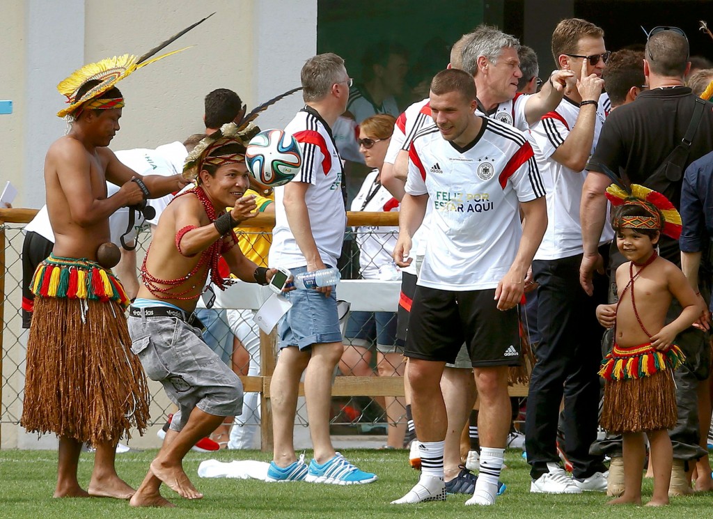 Meme “Podolski tão brasileiro” celebra ‘brasilidades’ do alemão