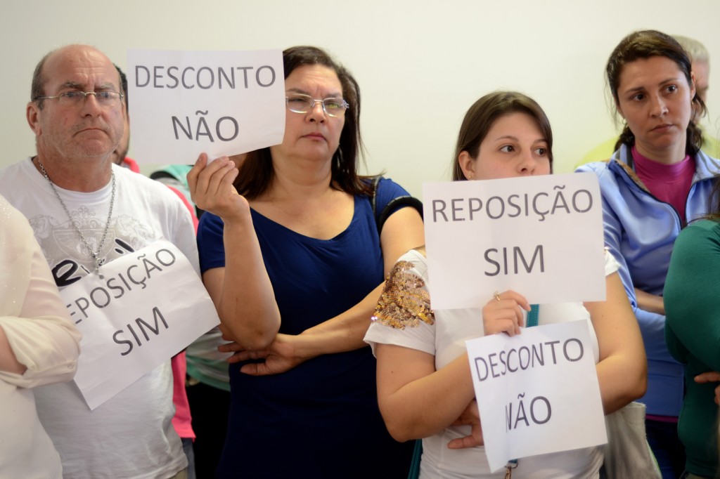 Servidores irão à Câmara pela reposição de todas as horas da greve