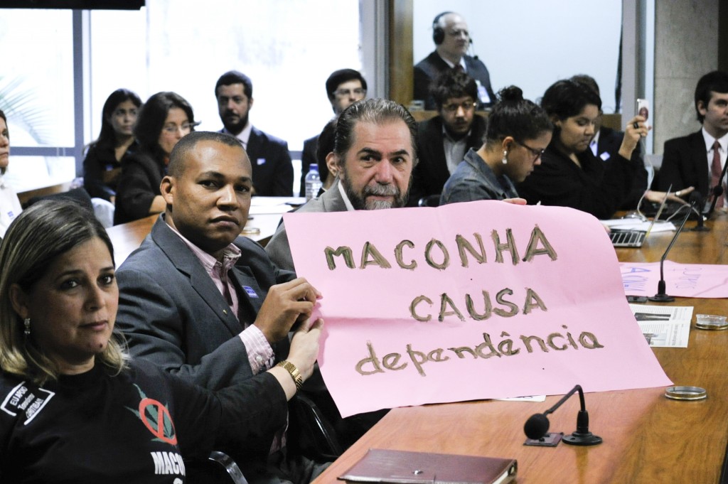 CDH retoma debate sobre regulamentação da maconha
