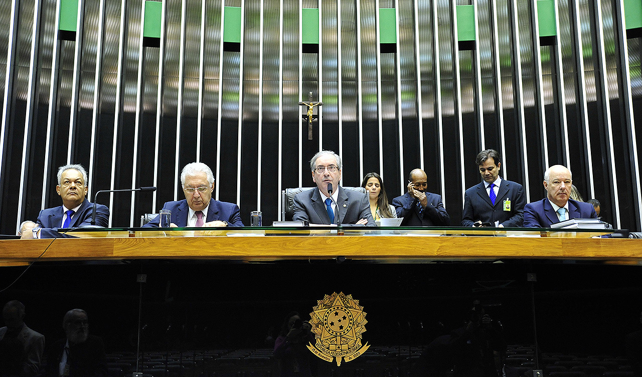 Cunha: “Não nomeio por causa de credo religioso”