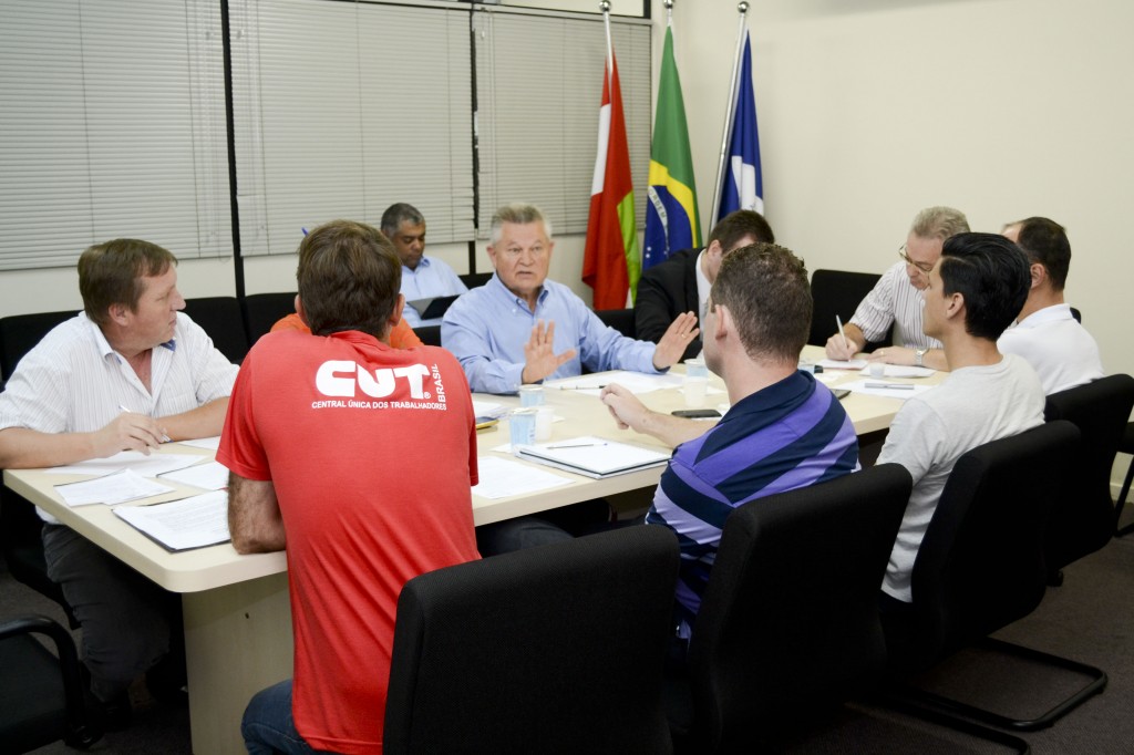 Governo Udo x Servidores: Reajuste com atraso e possível greve no Hospital São José