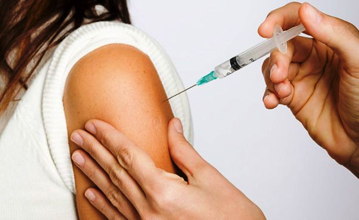 Vacinação contra o HPV em meninas de 9 a 13 anos continua em Joinville (SC)