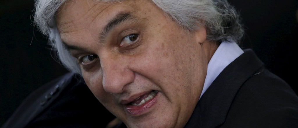 Senado decide manter prisão de Delcídio do Amaral