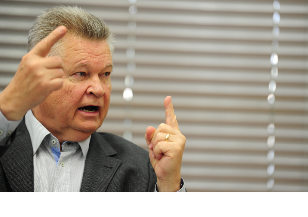 Médicos Residentes – Udo Döhler volta atrás após forte pressão popular e de entidades