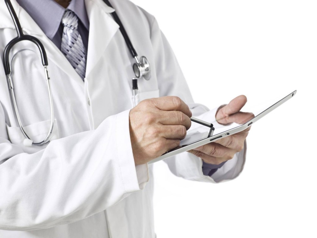 SJM aponta contradições nas decisões do prefeito Udo Döhler em relação aos médicos residentes