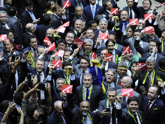 Impeachment – Cientistas políticos criticam argumentos dos deputados na votação