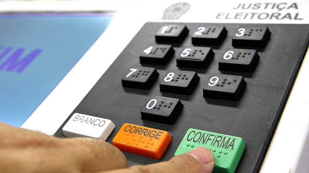 Reforma Política – Proposta prevê fundo bilionário com recursos públicos