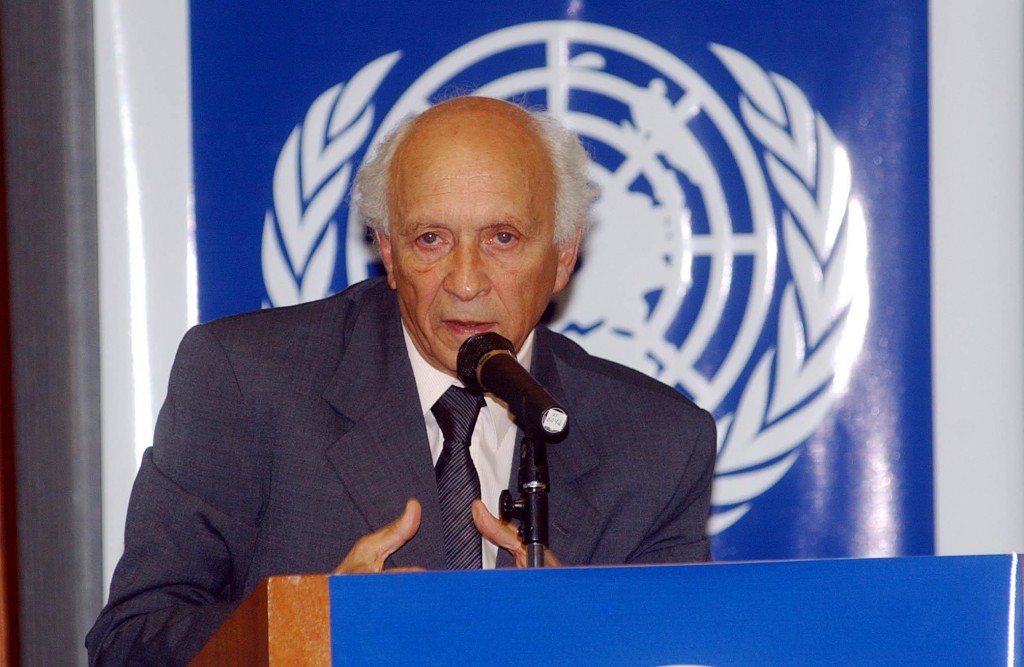 “Nosso sistema político é como um câncer”, afirma Rubens Ricupero