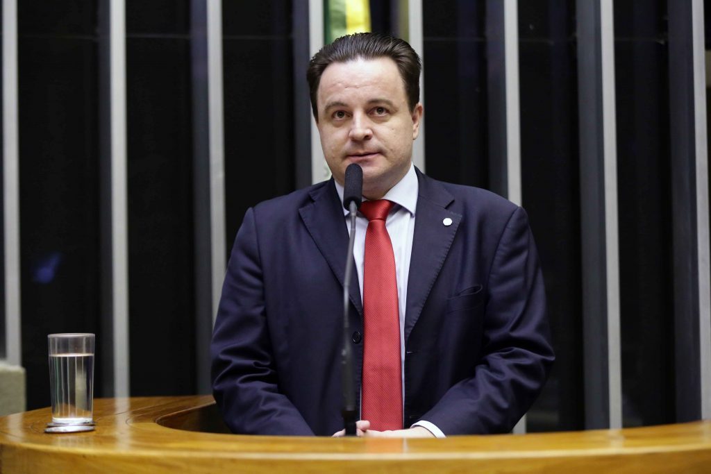 PSB “anistia” o deputado Rodrigo Coelho