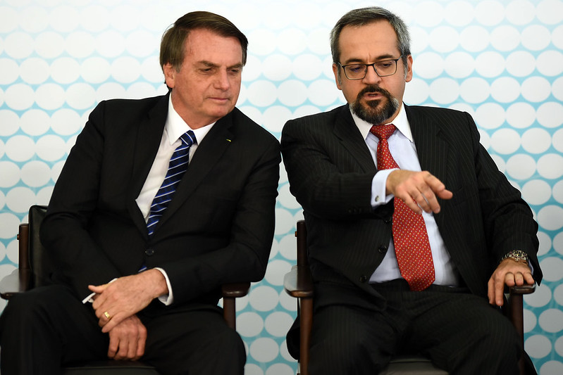 Ditadura avançando? Bolsonaro usa MP para autorizar MEC a escolher reitores