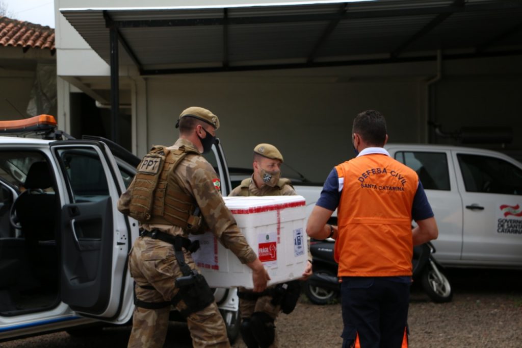 Vacinas Covid-19: PMSC garante a segurança da distribuição e guarda