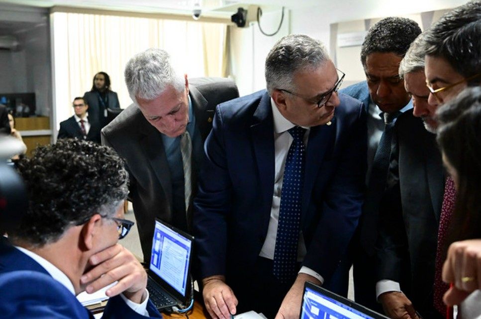 CPMI do INSS escancara falhas sistêmicas e convocações explosivas