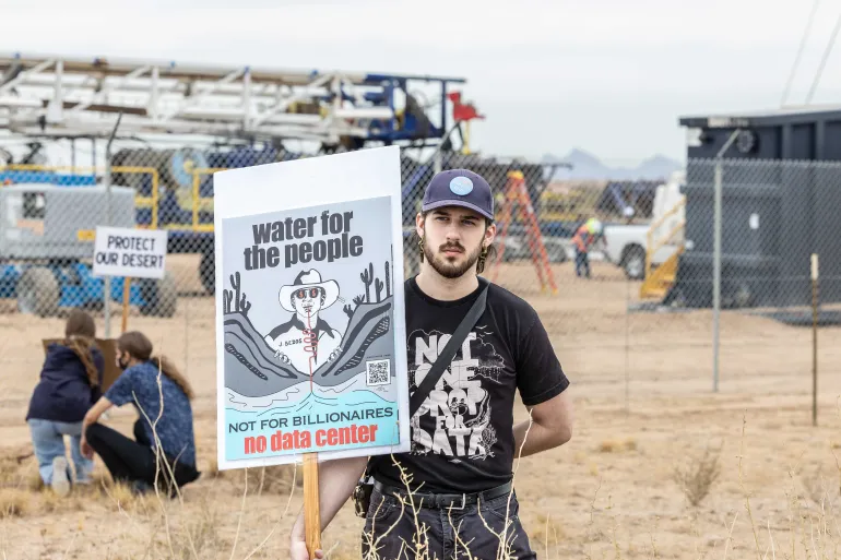 Arizona enfrenta cortes de água enquanto comunidades se levantam contra megacentros de dados